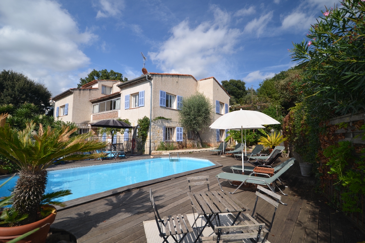 Provençal villa with panoramic views